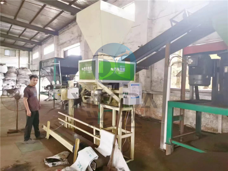 广东客户年产1万吨免烘干有机肥颗粒生产线 带料试机