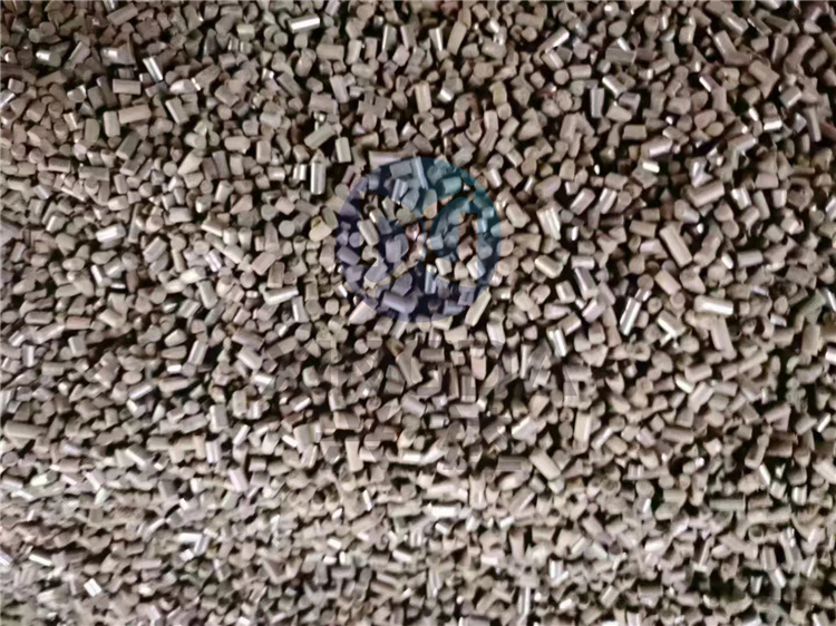 广东客户年产1万吨免烘干有机肥颗粒生产线 带料试机颗粒展示